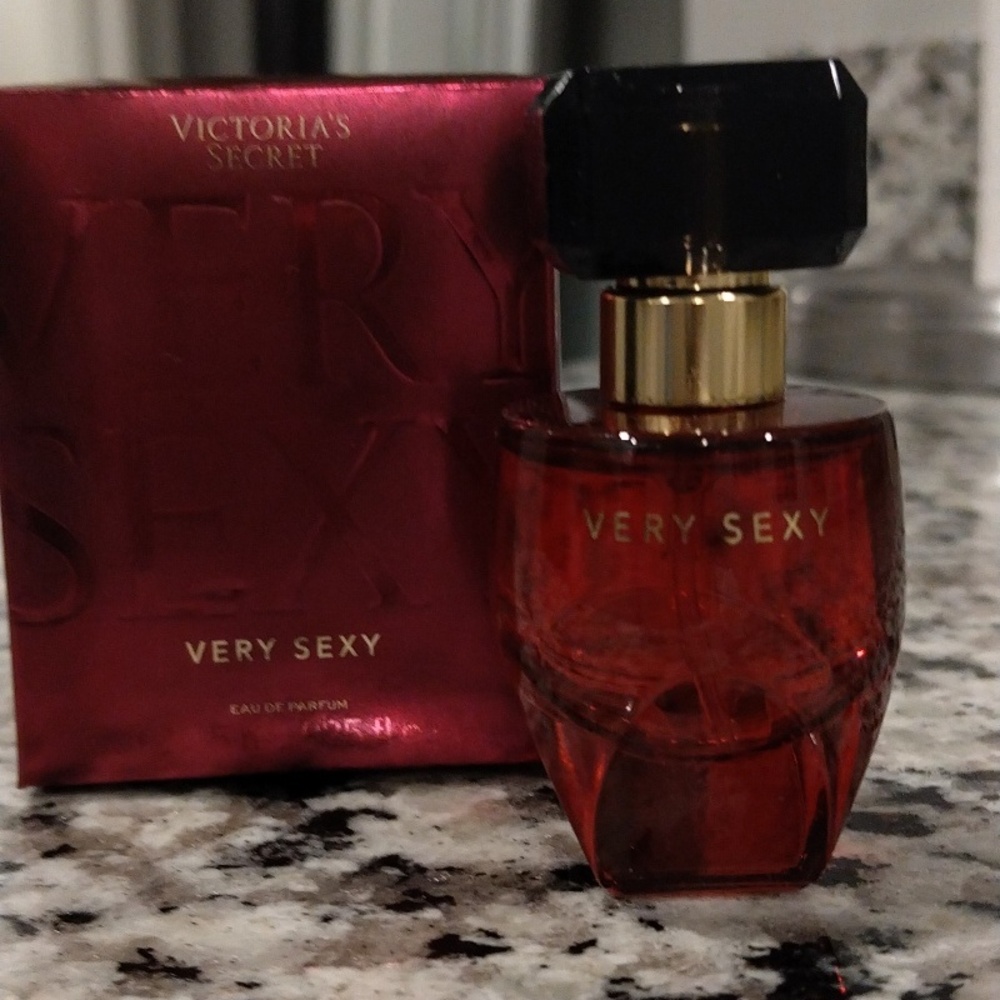 Victoria's Secret Very Sexy Eau de "Parfum PRICE IS FIRM"